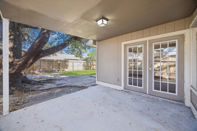 Building Photo - 23902 Silversmith Ln