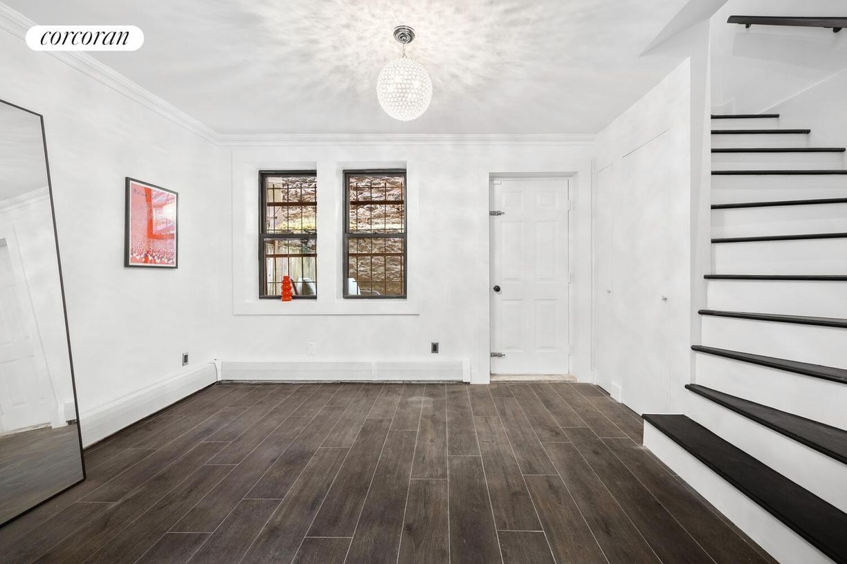 Building Photo - 105 Manhattan Ave