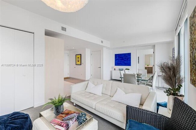 Building Photo - 501 NE 31st St