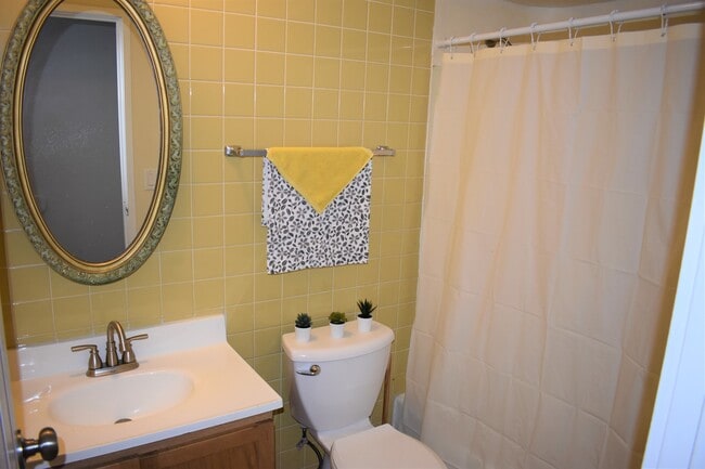 Building Photo - 121 N Gregory St