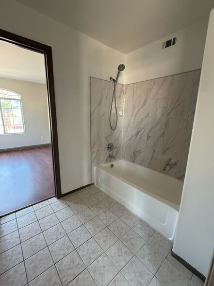 Building Photo - 812 Angel Star Ln