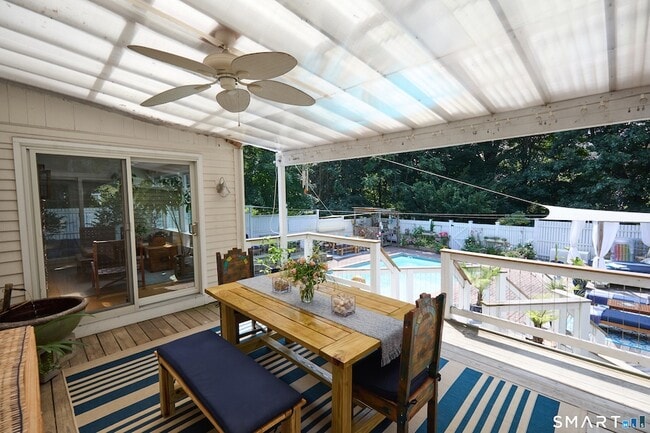 Building Photo - 188 Compo Rd S