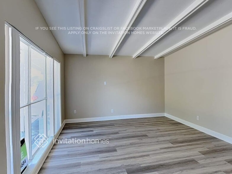 Building Photo - 5218 Grandview Dr