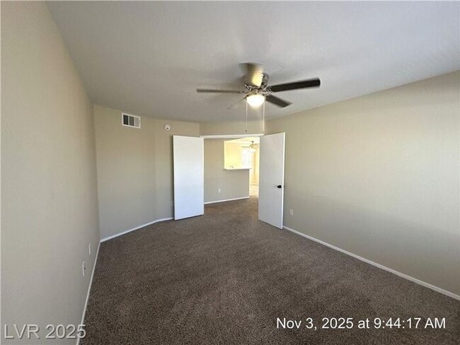 Building Photo - BRIGHT 2ND FLOOR UNIT IN SOUTHEAST GATED C...