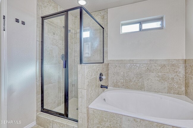 Building Photo - 14325 Woods Point Ave