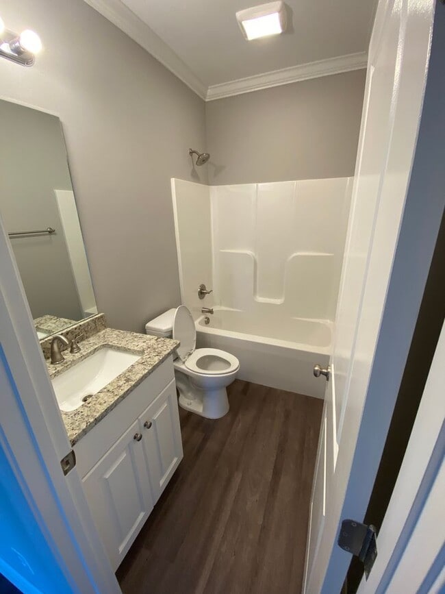 Building Photo - 140 Scarlet Wy