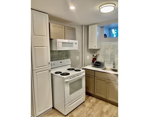 Building Photo - 726 Metropolitan Ave