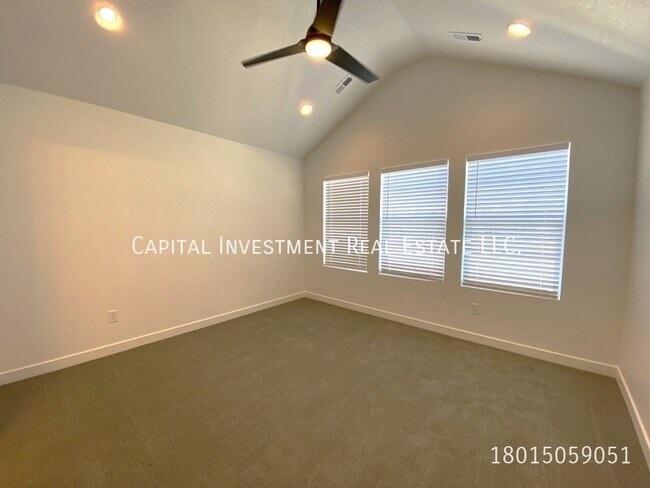 Building Photo - 11541 Engelmann Dr