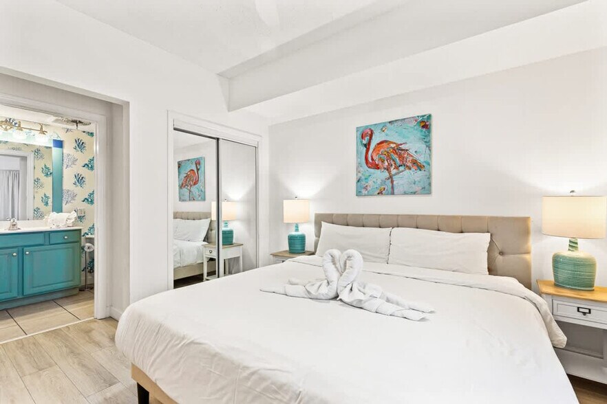 Building Photo - 5115 Gulf Dr