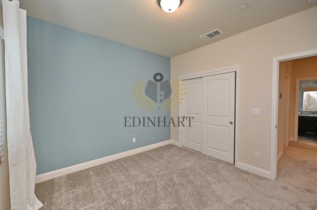 Building Photo - 645 Blue Oak Lane W