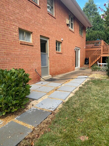 Building Photo - 7529 Fairwood Ln