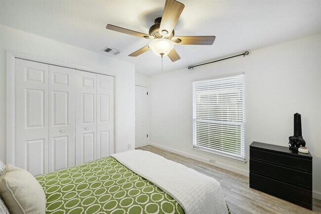 Building Photo - 3605 Leafield Dr