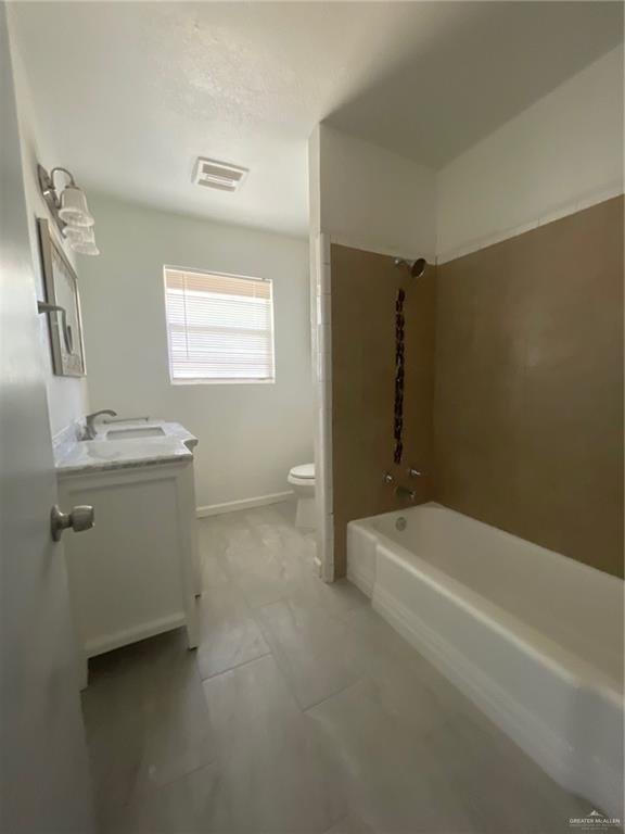 Building Photo - 610 W Jones Ave