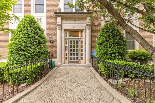 Building Photo - Spacious & Conveniently Located 2br/2ba on U St Corridor!