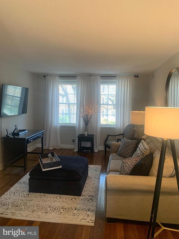 Building Photo - 2961 S Columbus St