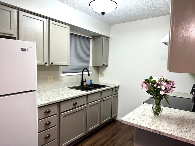 Building Photo - 1121 New Jersey St