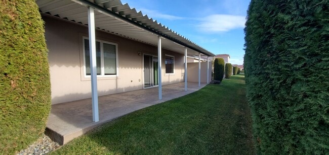Building Photo - 9616 Vincenzo Dr