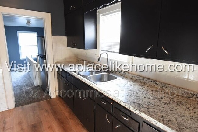 Building Photo - 745 Pacific Ave