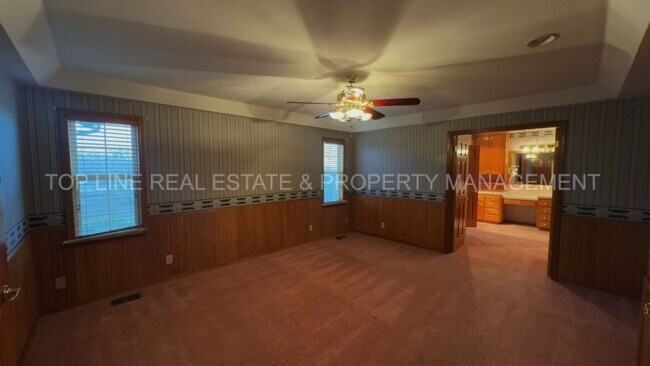 Building Photo - Beautiful Country Custom Home For Rent in Corcoran!