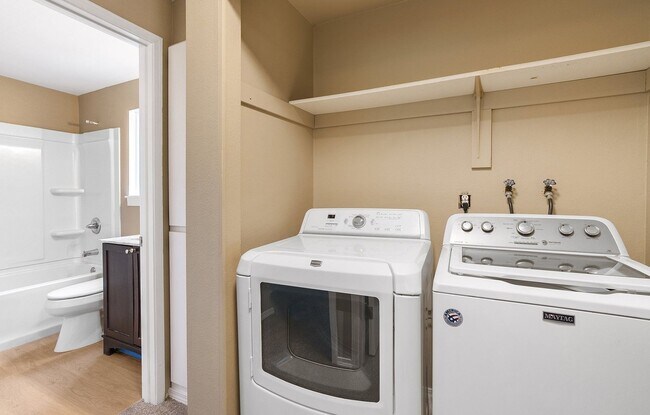 Building Photo - 1614 Village Park Pl