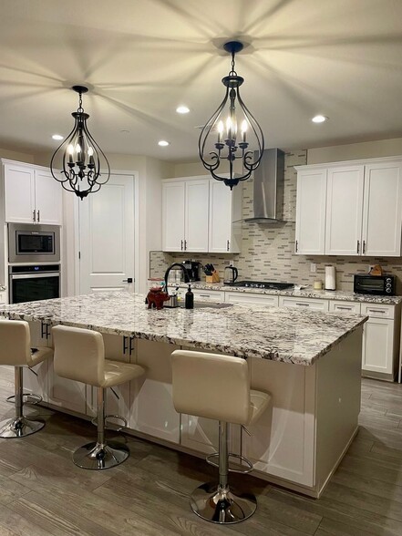 Building Photo - 10006 Blountsville Dr