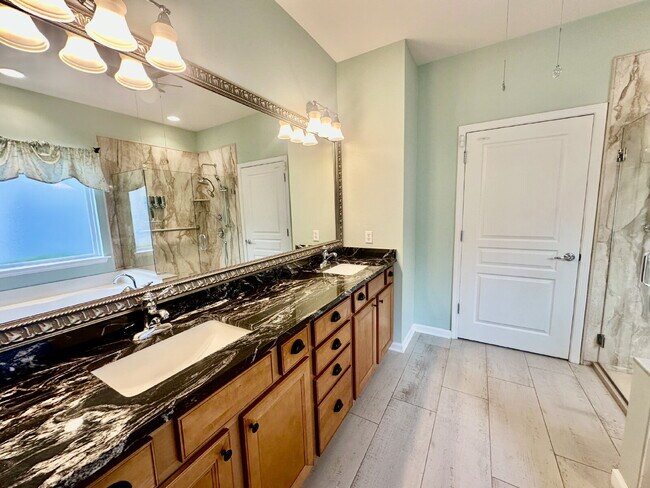 Building Photo - Spacious Updated Home in Sun City!