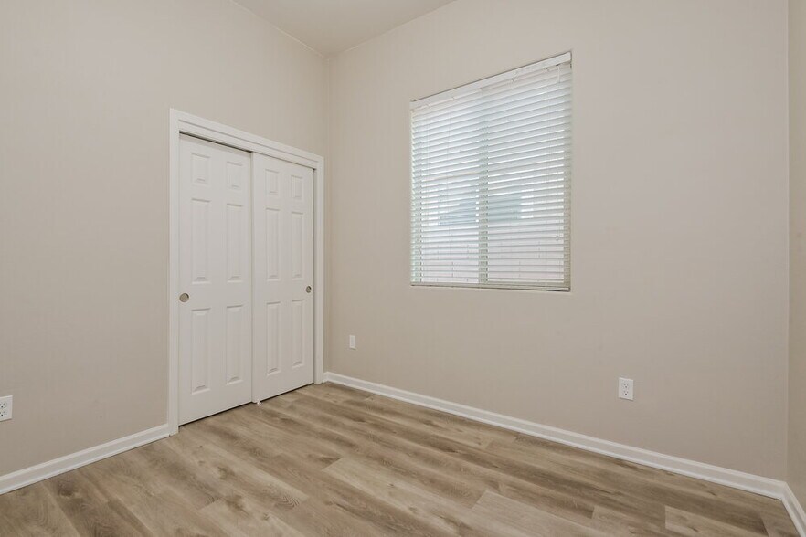 Building Photo - 7129 W Dupont Way