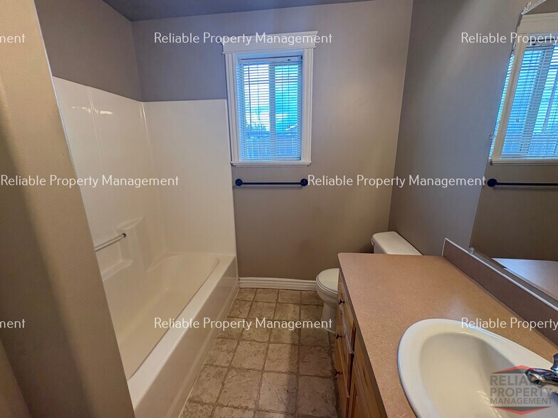 Building Photo - 1213 Cornerstone Dr