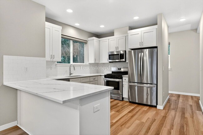 Building Photo - 3859 SE 92nd Ave