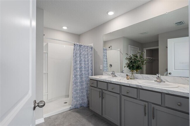Building Photo - 12143 Kingsley Trl