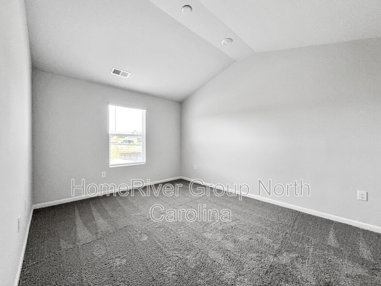 Building Photo - 3531 Clover Vly Dr