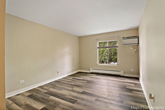 Building Photo - 906 W Alleghany Dr