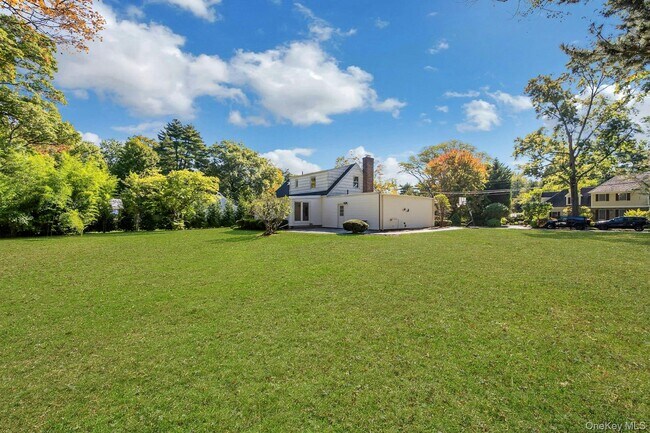 Building Photo - 13 Colonial Rd
