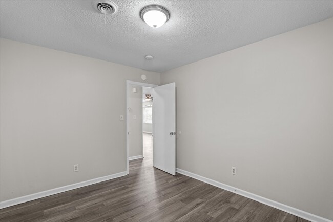 Building Photo - 119 Sunnywood Dr