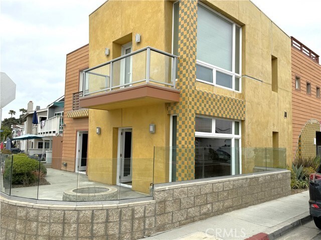 Building Photo - 4510 Seashore Dr