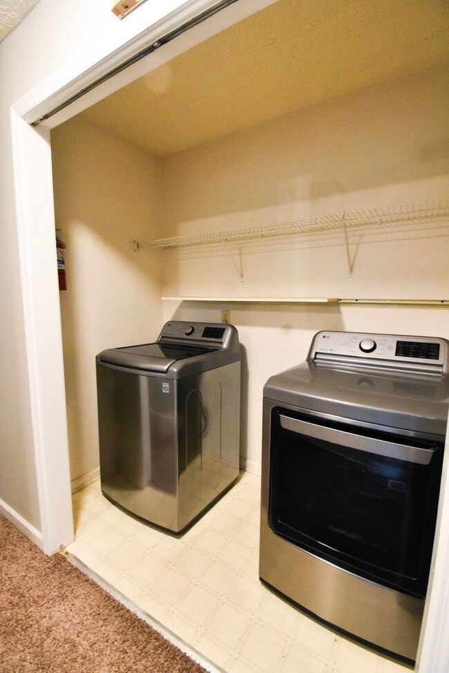 Building Photo - Coming Soon~3 Bedroom 2 Bathroom Home- Pets Considered