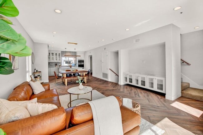 Building Photo - 26 Newtrust Way