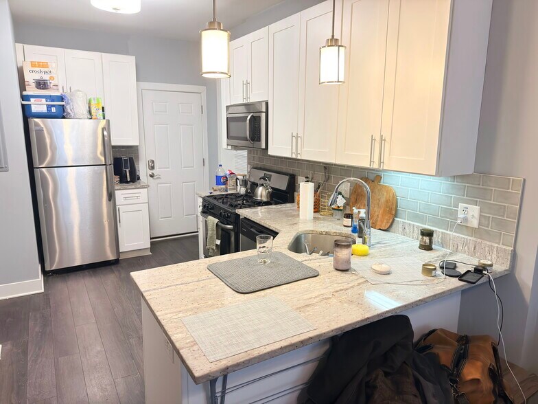 Building Photo - 1433 N Cleaver St