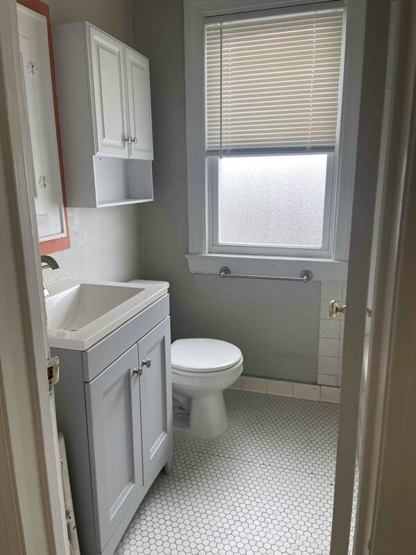 Building Photo - 1682 Elbur Ave