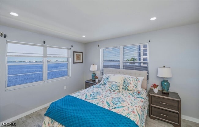 Building Photo - 1900 Clifford St