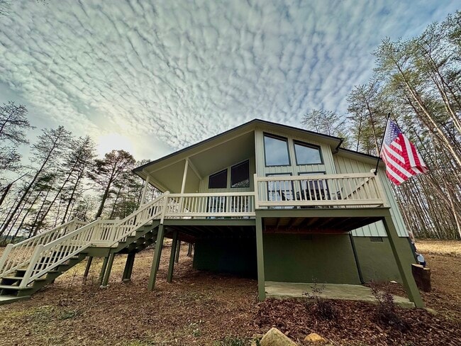 Primary Photo - 348 Cozy Cove Hollow