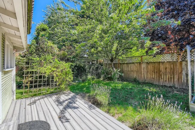 Building Photo - RUF02