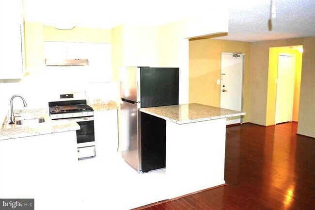 Building Photo - 4 S Van Dorn St