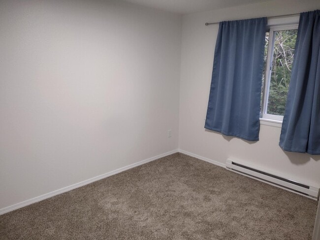 Building Photo - 219/221 Garden Ln