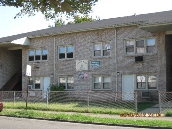 Building Photo - Anchor Point