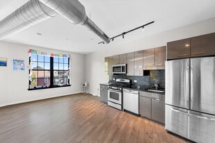Building Photo - 944 Dorchester