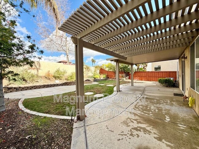 Building Photo - 23664 Groveland Pl