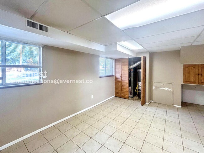 Building Photo - 1409 Laurette Dr