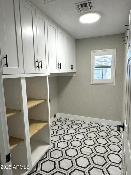 Building Photo - 3733 E Orchid Ct