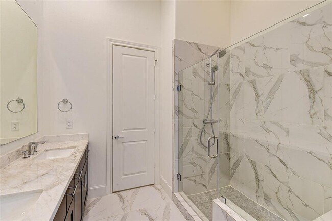 Building Photo - 2724 Dolce Oaks Dr